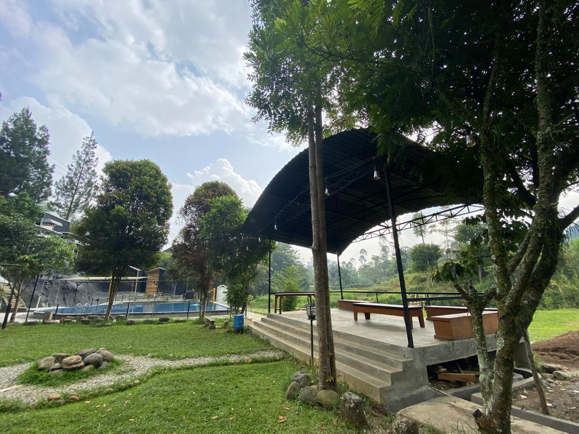 Shine River Ciwidey Exterior photo