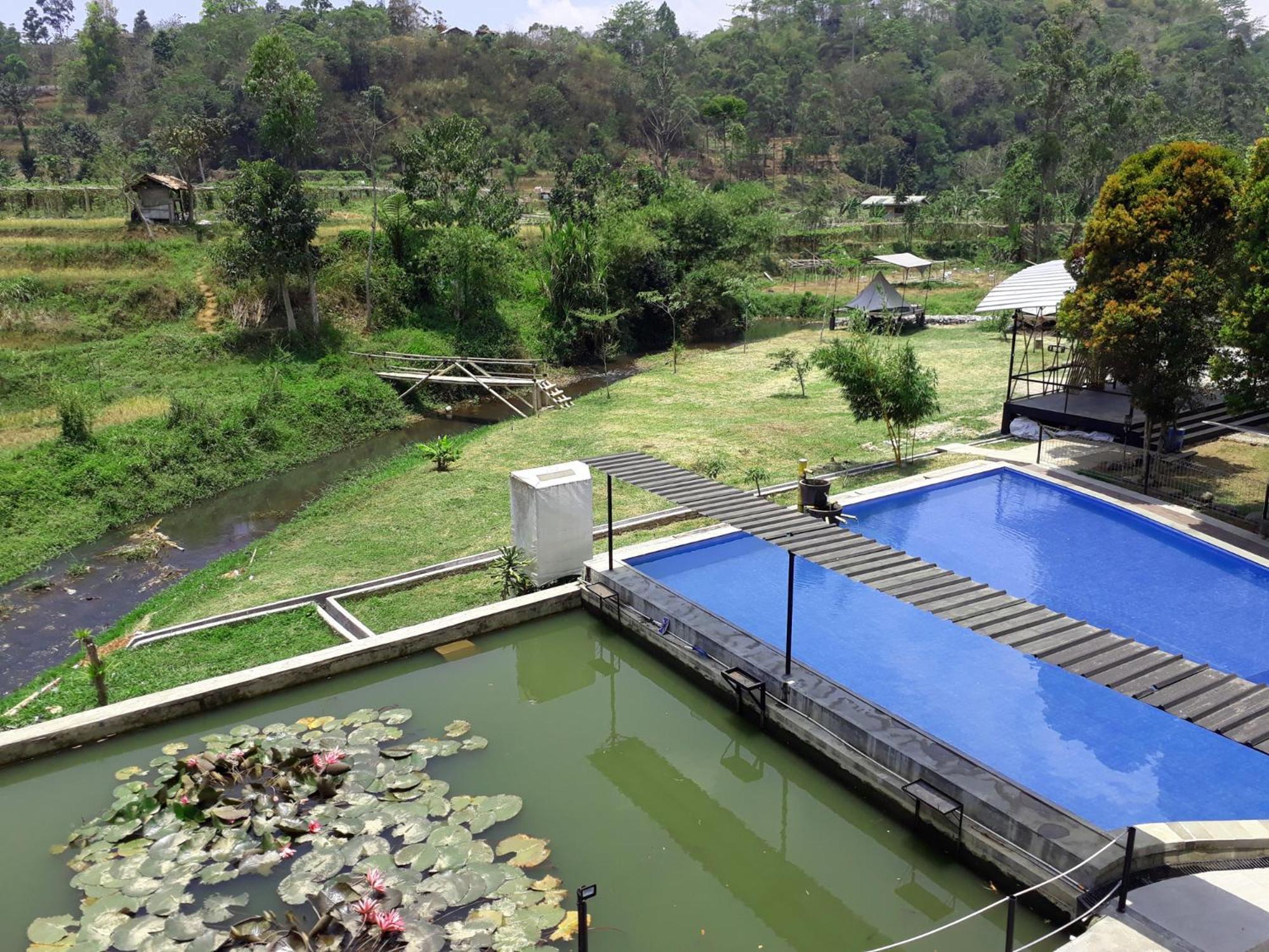 Shine River Ciwidey Exterior photo