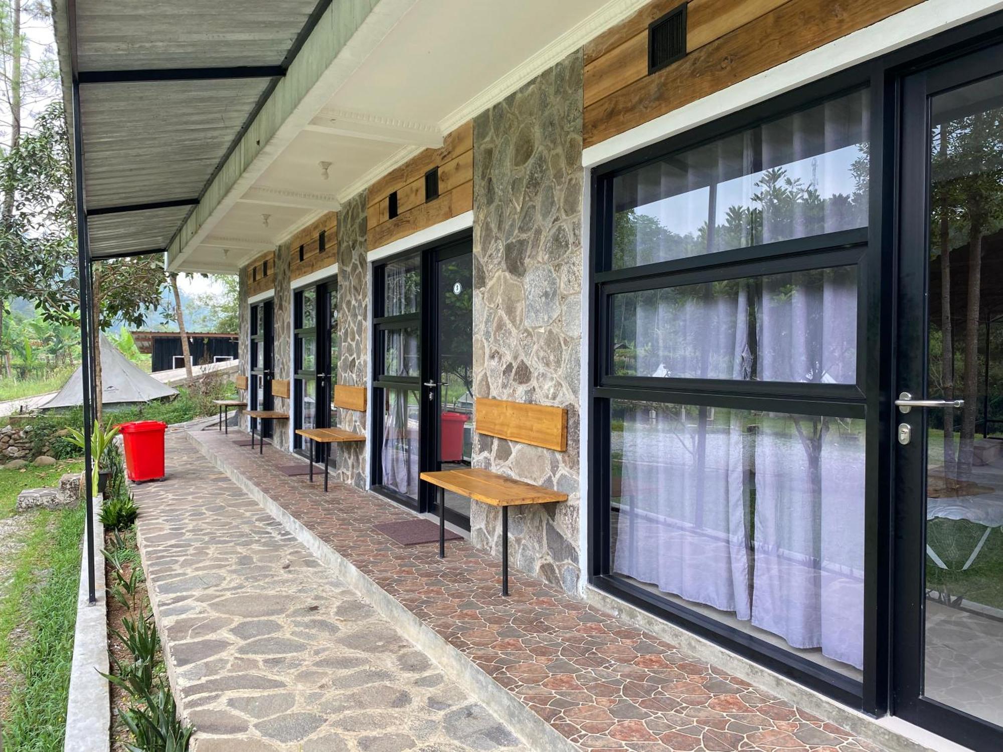 Shine River Ciwidey Exterior photo