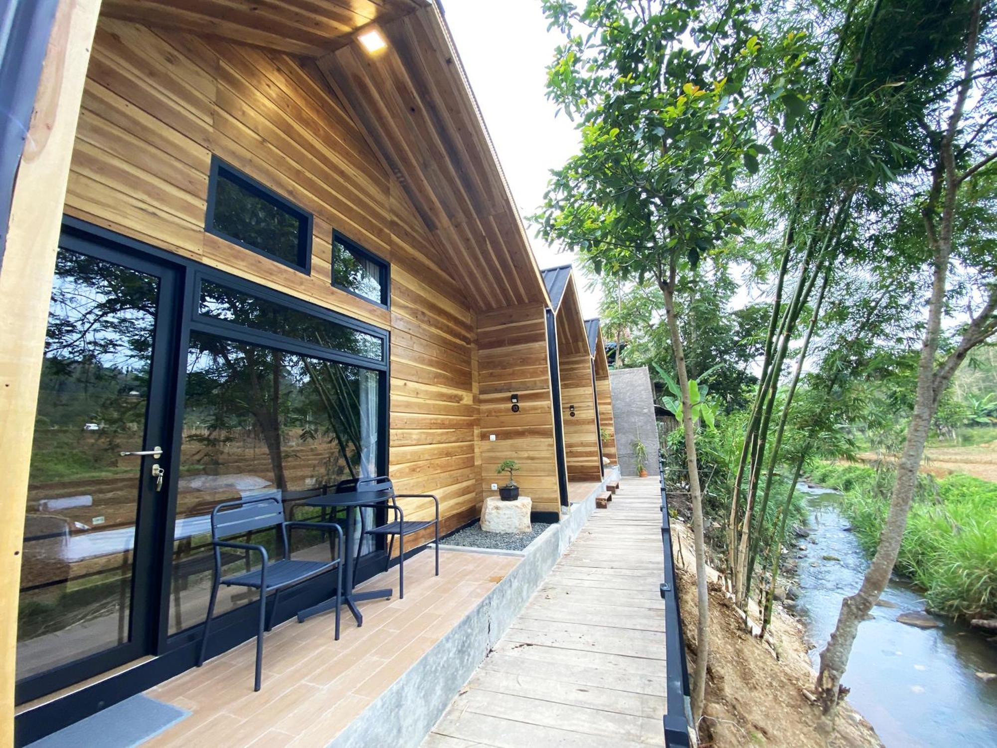 Shine River Ciwidey Exterior photo