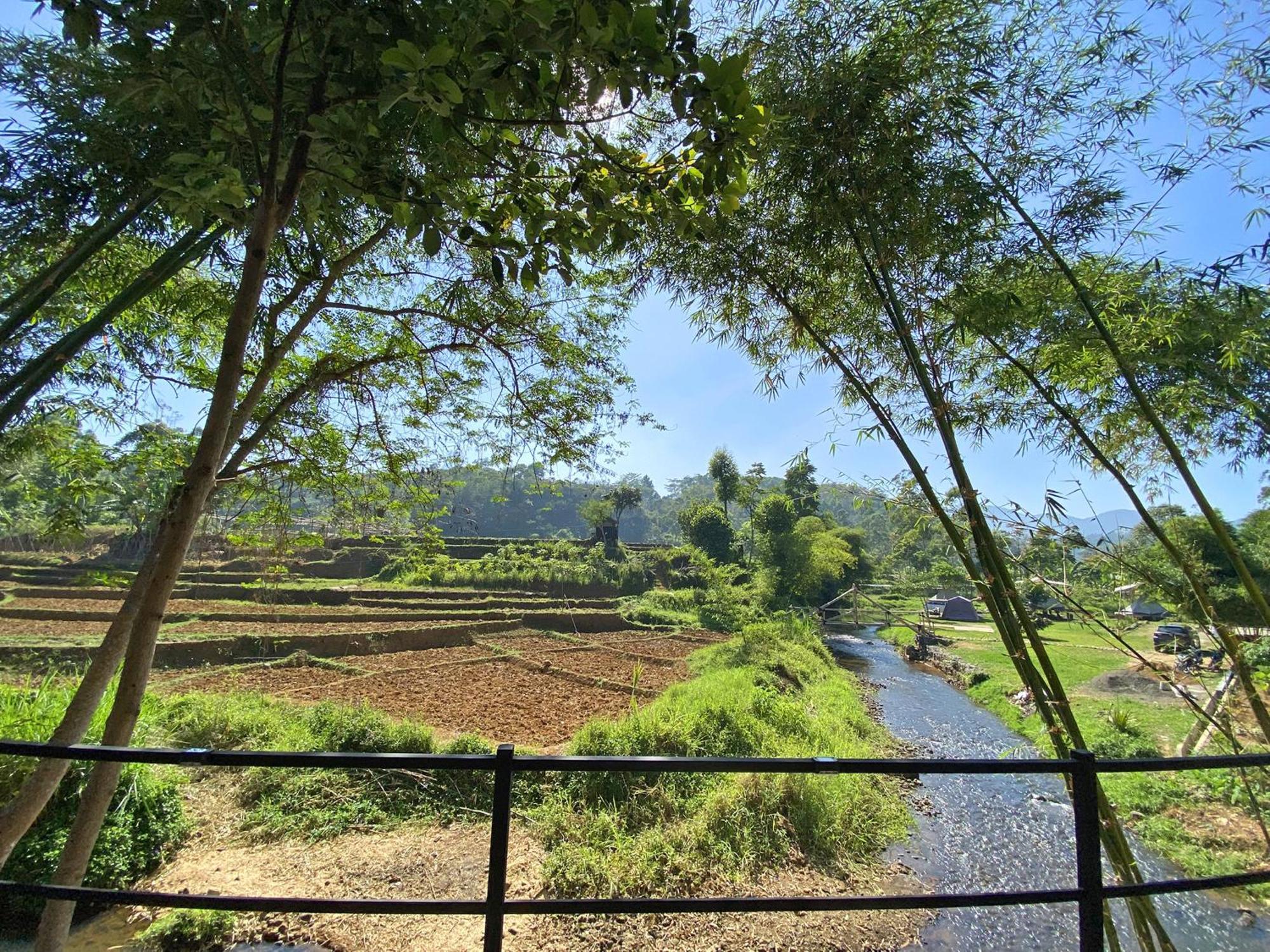 Shine River Ciwidey Exterior photo