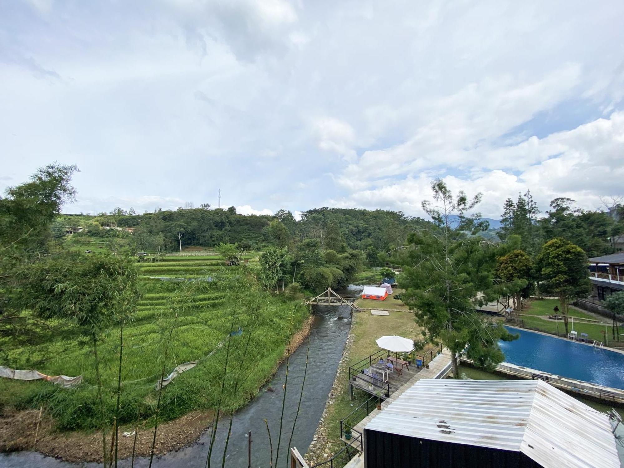 Shine River Ciwidey Exterior photo